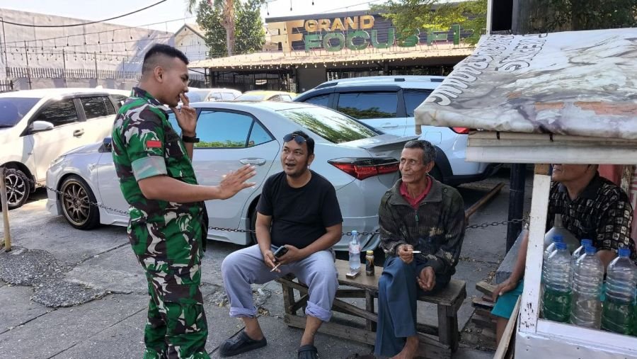 Sentuhan Humanis Babinsa, Tenangkan Warga di Tengah Isu Kelangkaan BBM