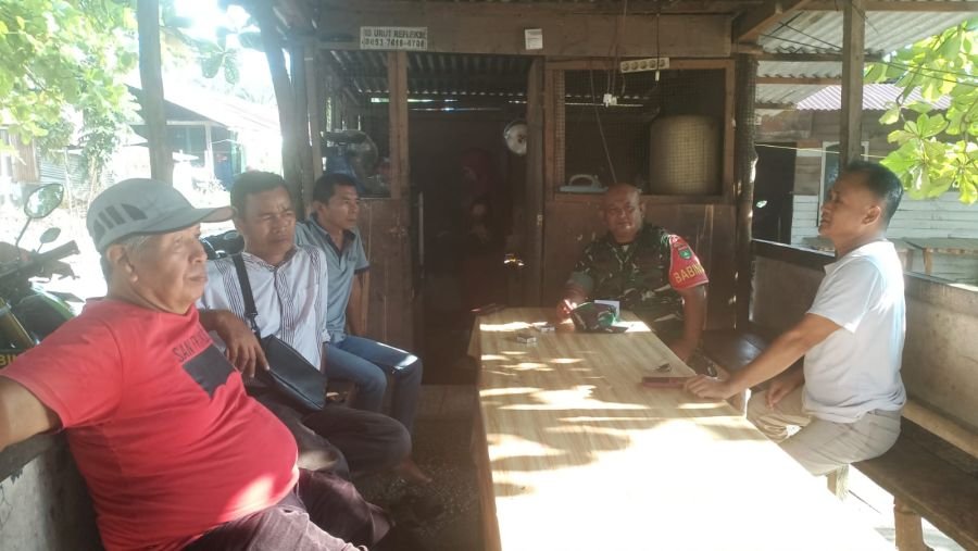 Serap Aspirasi Warga Sambil Ngopi, Babinsa Sertu Arman Deteksi Dini Potensi Gangguan Kamtibmas