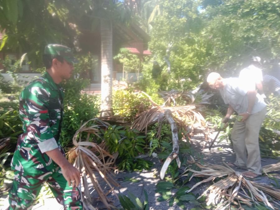 Serasan – Babinsa Koramil 06/Serasan Kodim 0318/Natuna, Pratu Jhon Asamady Sirait, melaksanakan kegi