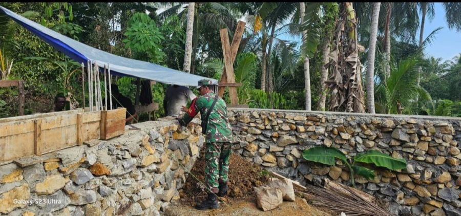 Serasan – Dalam rangka mendukung percepatan pembangunan Koperasi Desa Merah Putih (KDKMP), Babinsa K