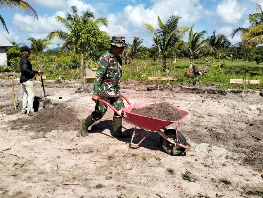 Babinsa Bantu Percepat Pembangunan KDKMP di Desa Payak