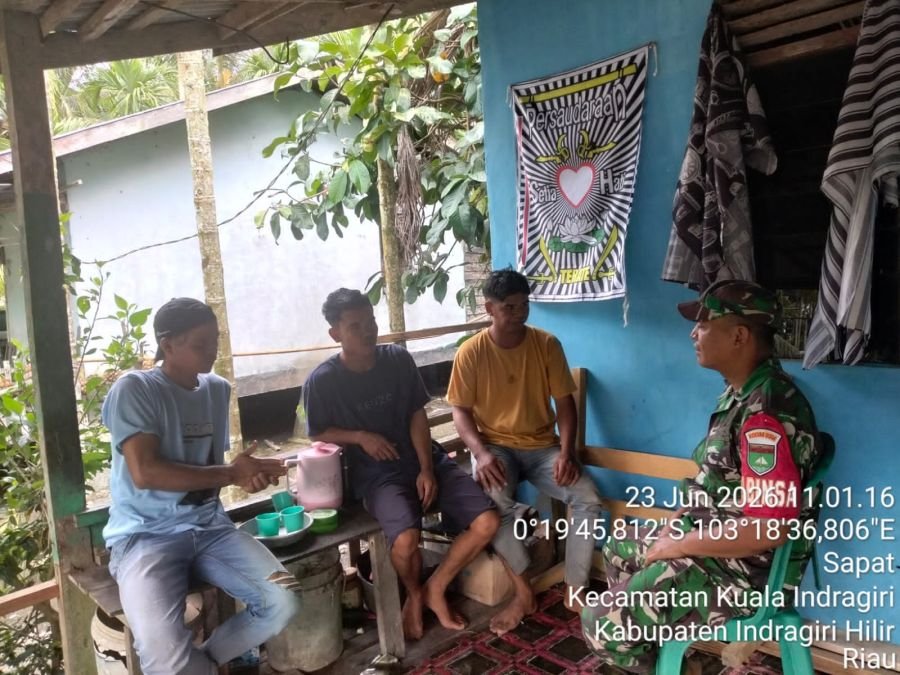 Serda Ali B. Harahap Komsos & Awasi SDM Sapat, Sinergi Babinsa-Warga Kuindra Solid
