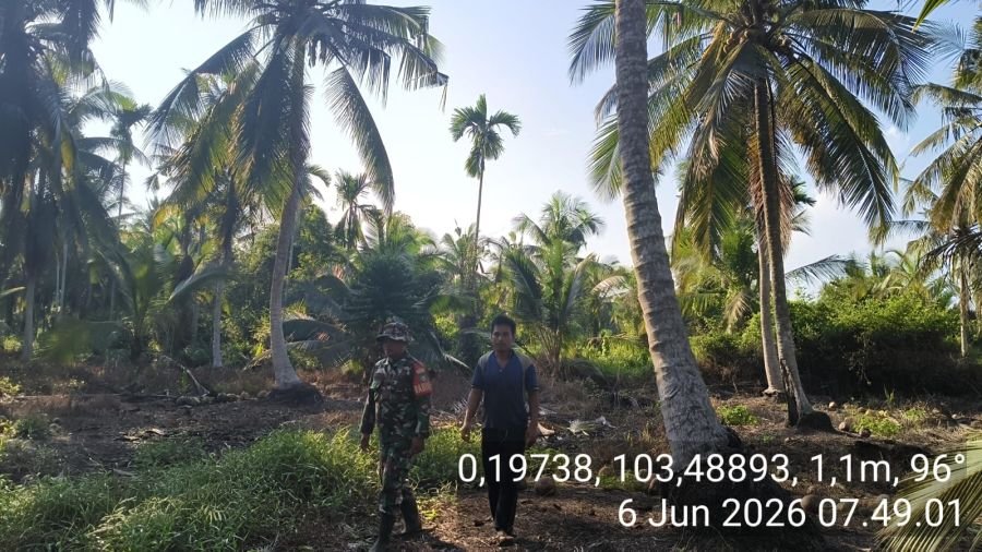 Serda Chandra Bastian Bersama Warga Perkuat Patroli Tapal Batas di Kelurahan Pelangiran