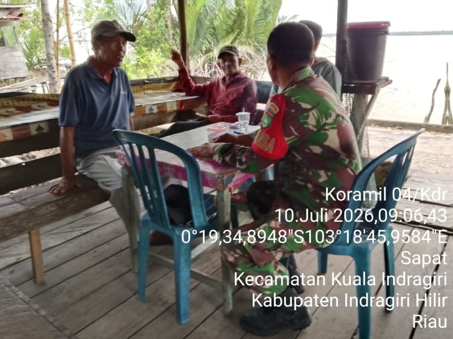 Serda Erwin Savitri Komsos Aktif Bersama Warga Kelurahan Sapat, Sinergi TNI-Rakyat Terjalin