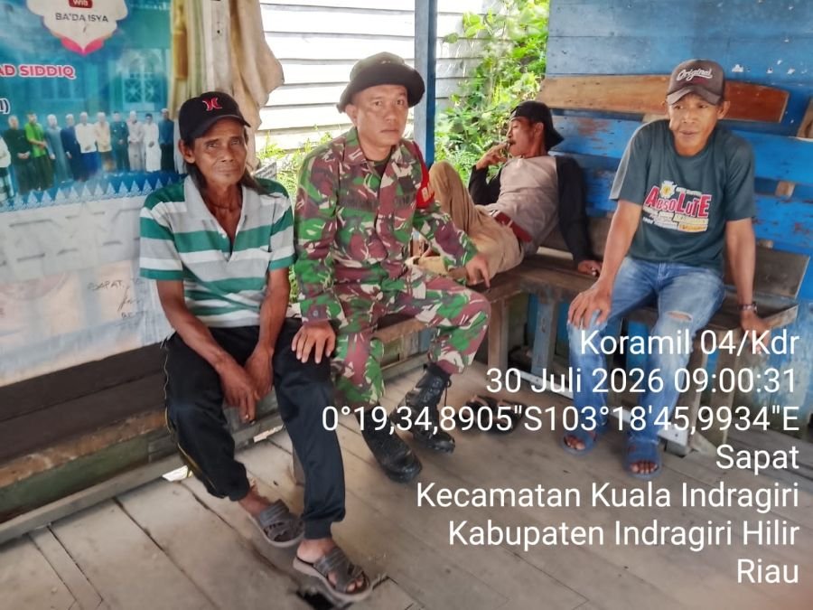 Serda Erwin Savitri: Komsos Kunci Kekompakan Babinsa 04/Kuindra dan Warga Kelurahan Sapat