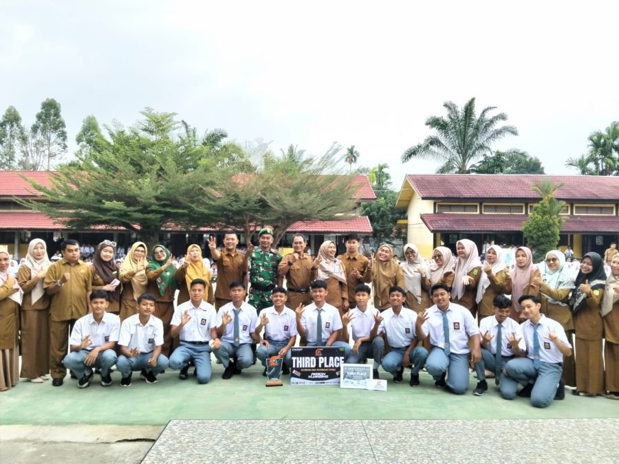 Serda Jama Anur Jadi Pembina Upacara di SMAN 1 Cerenti, Ajak Pelajar Jauhi Narkoba dan Stop Bullying
