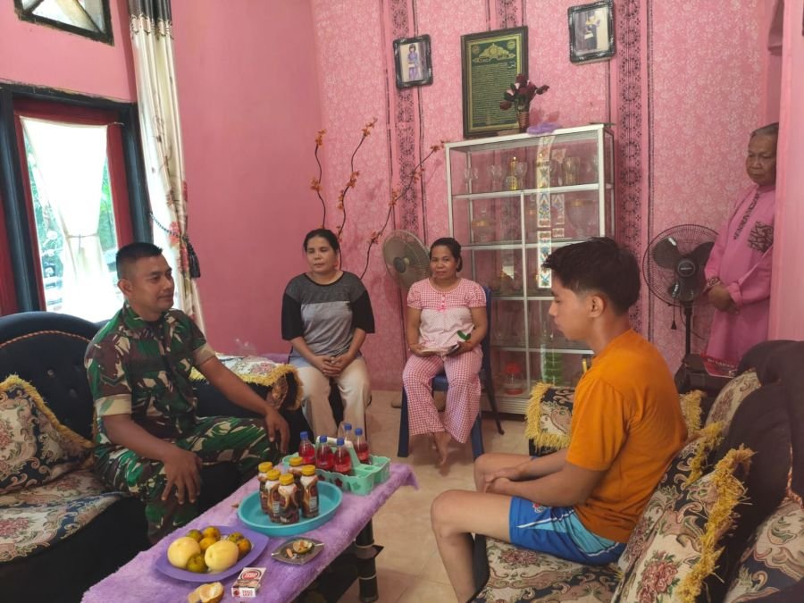 Babinsa Cerenti Sosialisasikan Rekrutmen TNI AD, Pemuda Diingatkan Waspada Calo