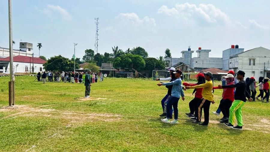 Serda Jefrijal Latih Paskibra Tingkat Kecamatan 