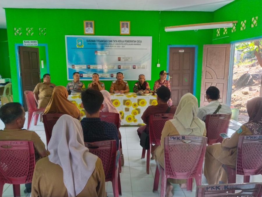 Babinsa Kawal Proses PAW BPD Desa Rewak di Anambas