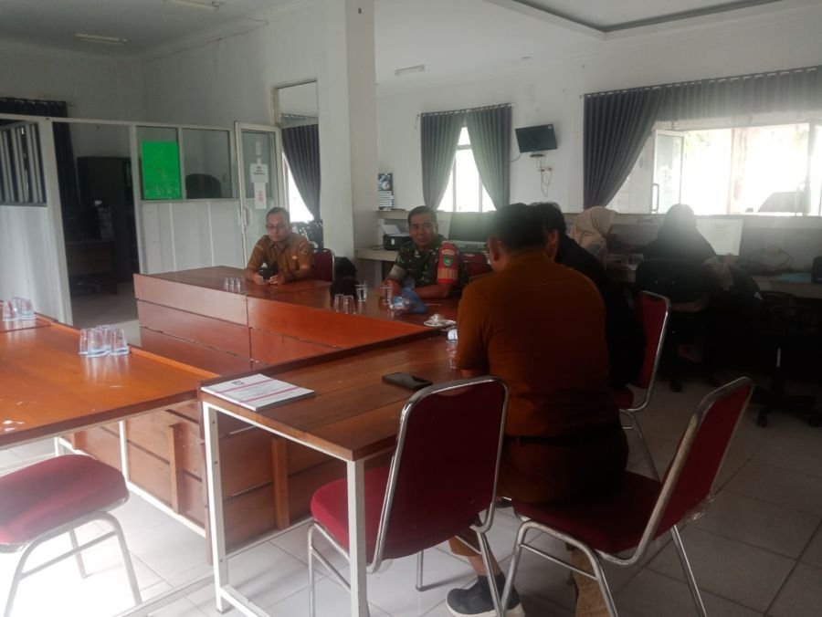 SERDA RIKO LAKSANAKAN SILATURAHMI DAN KOORDINASI DI KANTOR KELURAHAN BATU BERSURAT