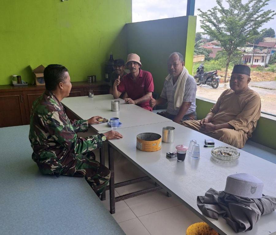 Serka Asran Turun Langsung Jaga Kekompakan dan Kebersihan Masjid