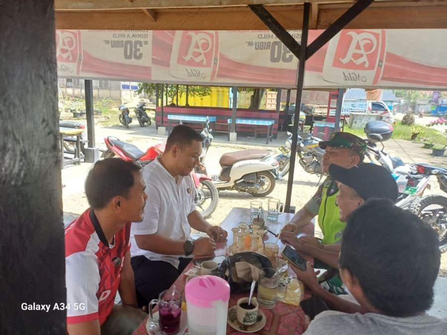 Serka Efison Jalin Keakraban Bersama Warga Lewat Komsos di Kedai Kopi Rino