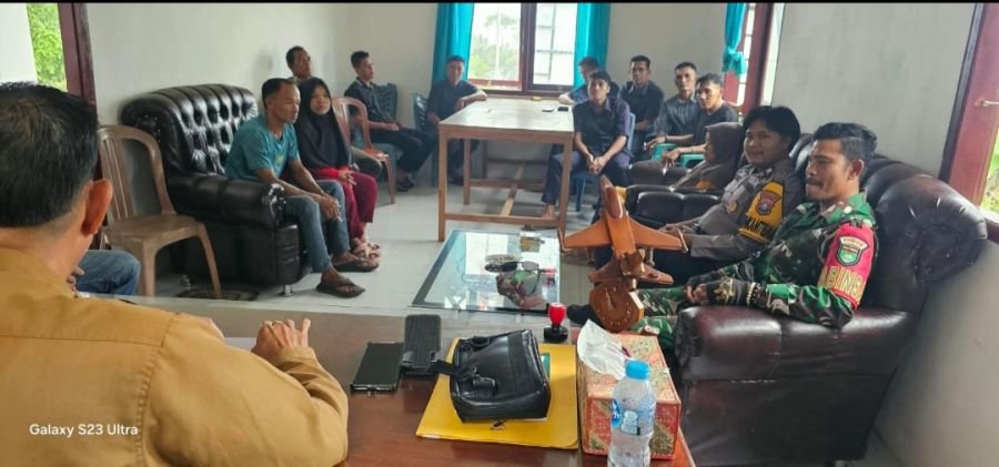 Serka Hendry dan Briptu Iqbal Syahdarul melaksanakan kegiatan mediasi dan penyelesaian perselisihan