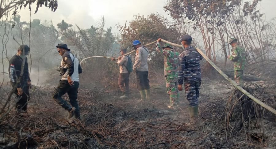 Serka Maihasan: Pemadaman Titik Api Selesai, Pendinginan Karhutla Pulau Kijang Dilanjutkan