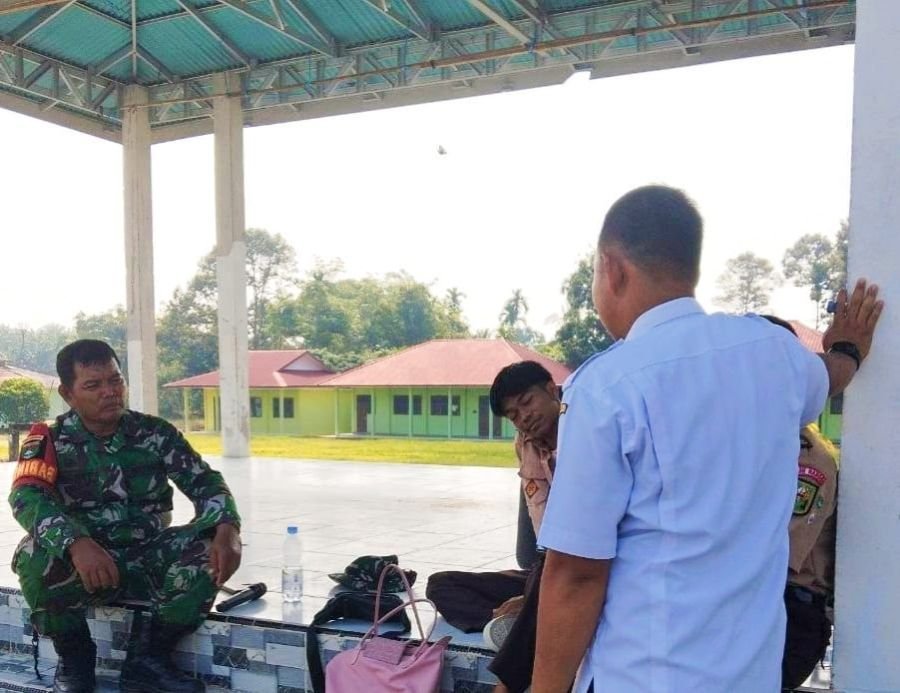 Serka Mendrayani Melaksanakan Komsos bersama Warga