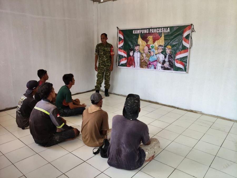 Serka Samsul Gelar Wasbang di Kampung Kerinci Kiri, Ajak Warga Gotong Royong dan jalin Kerukunan