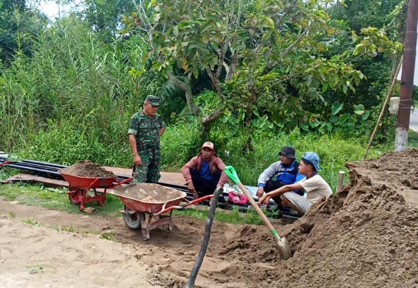 Serka Surung Simbolon Babinsa Koramil 01/Tembilahan Ingatkan Warga Perkuat Kamtibmas