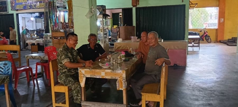 Babinsa Serma Aidil Fitri Serap Aspirasi Warga Desa Jaya Kuantan Singingi