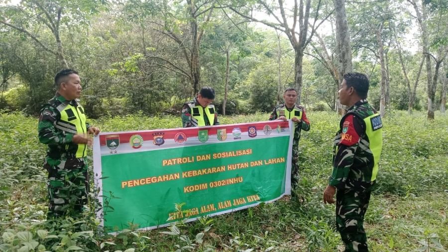 Serma Teni Maldes Pimpin Patroli dan Sosialisasi Karhutla di Benai