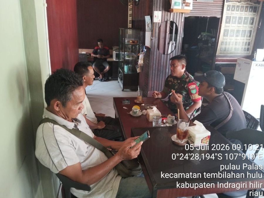 Sertu Abd. Ali Sabri Babinsa 01/Tbh Mantapkan Komunikasi Sosial Demi Keamanan Desa Pulau Palas