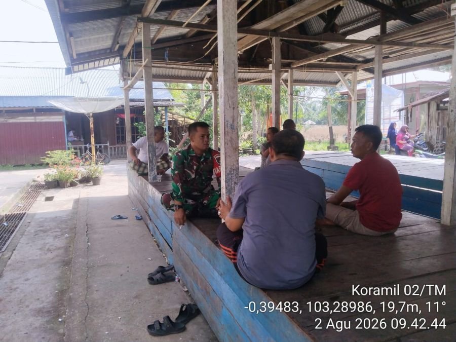 Sertu Agusmi Harianto Jalin Komduk Dengan Warga Desa Tekulai Hilir
