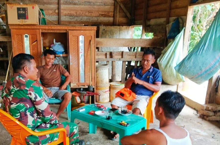 Sertu Alimuddin Harahap Melaksanakan Komsos