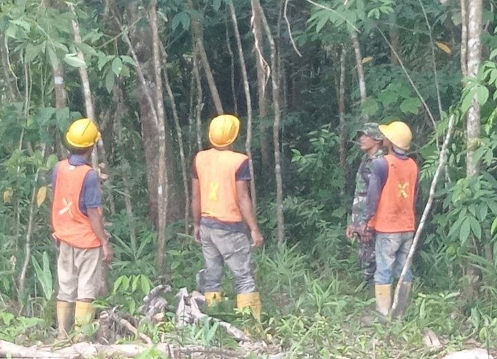 Sertu Amsyaya Bergerak dengan Masyarakat Insit Untuk Cegah Api