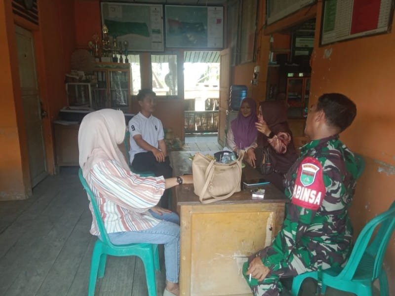 Sertu Bendri A Hadir di Tengah Perangkat Desa, Komsos Jadi Sarana Pengawasan Humanis