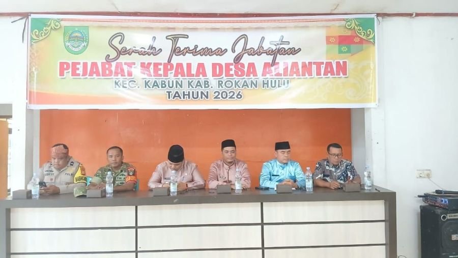 Sertu Budi Noviadri Hadiri Sertijab Kepala Desa Aliantan di Kecamatan Kabun