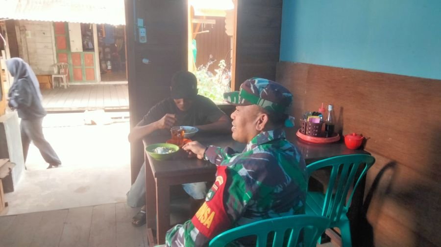 Sertu Dodi Eka Putra Ingatkan Warga Kelurahan Pelangiran Perkuat Kesadaran Keselamatan dalam Bekerja