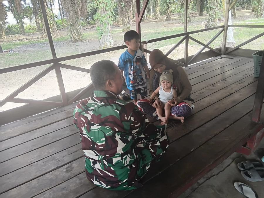 Sertu Edi Warman Pastikan Perkembangan Anak Stunting Tetap Terpantau
