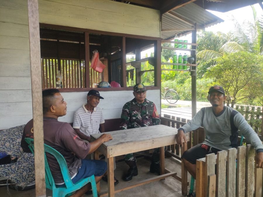 Sertu Herman Sigap Dalam memberikan Himbauan dan Informasi di Desa Banglas
