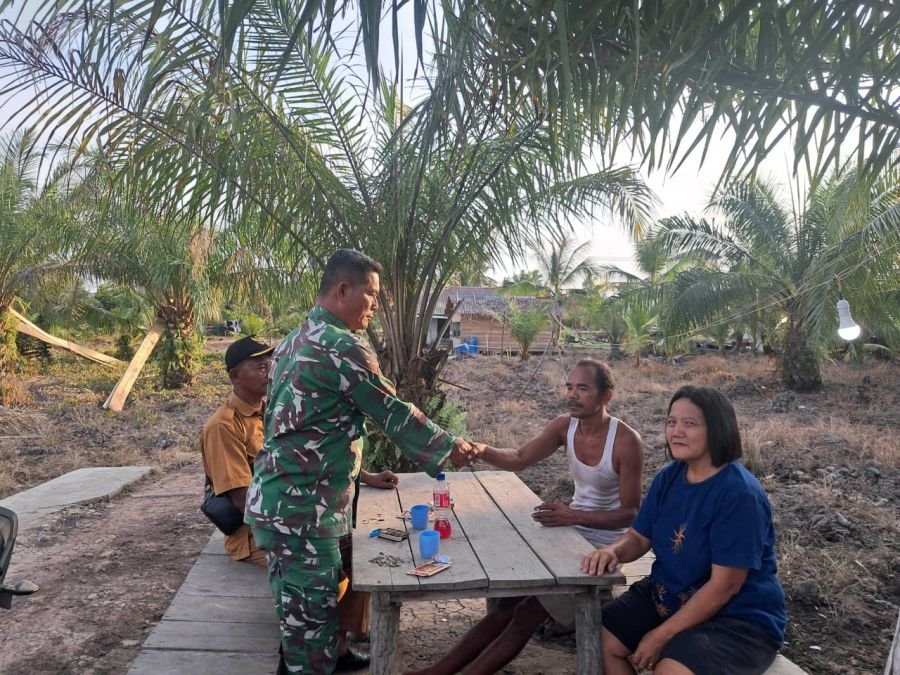 Sertu Jainuri Turun Langsung, Komsos Warga Dusun Alohong Makin Dekat