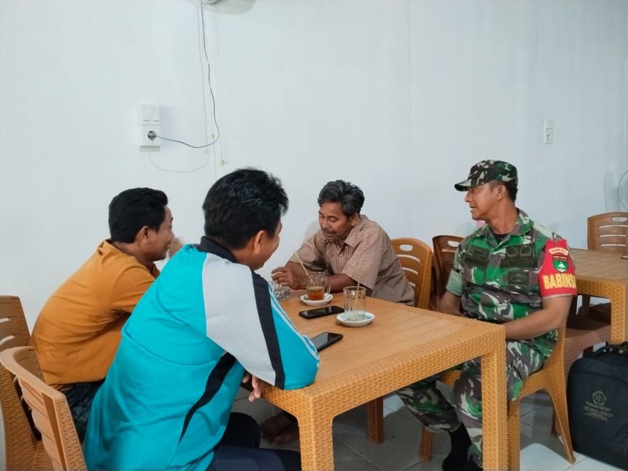 Sertu Johansah Babinsa 07/Reteh Intensifkan Komsos dan Pengawasan SDM Guna Antisipasi Karhutla