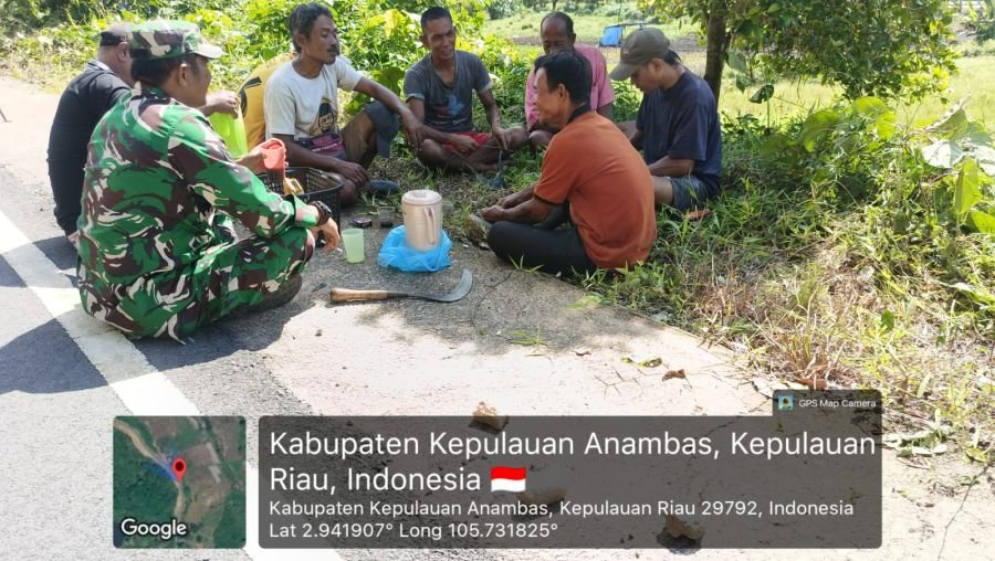 Sertu Olih Solih Dorong Ketahanan Pangan Melalui Komsos Bersama Kelompok Tani di Bukit Padi