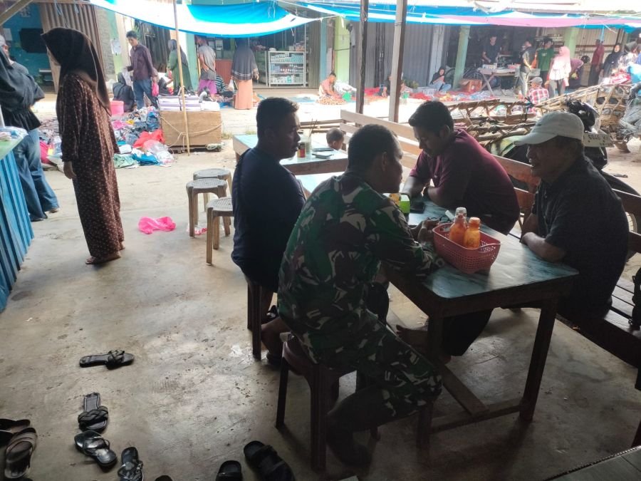 Sertu Rudi Hartono Laksanakan Pengawasan SDM Masyarakat di Desa Belantaraya