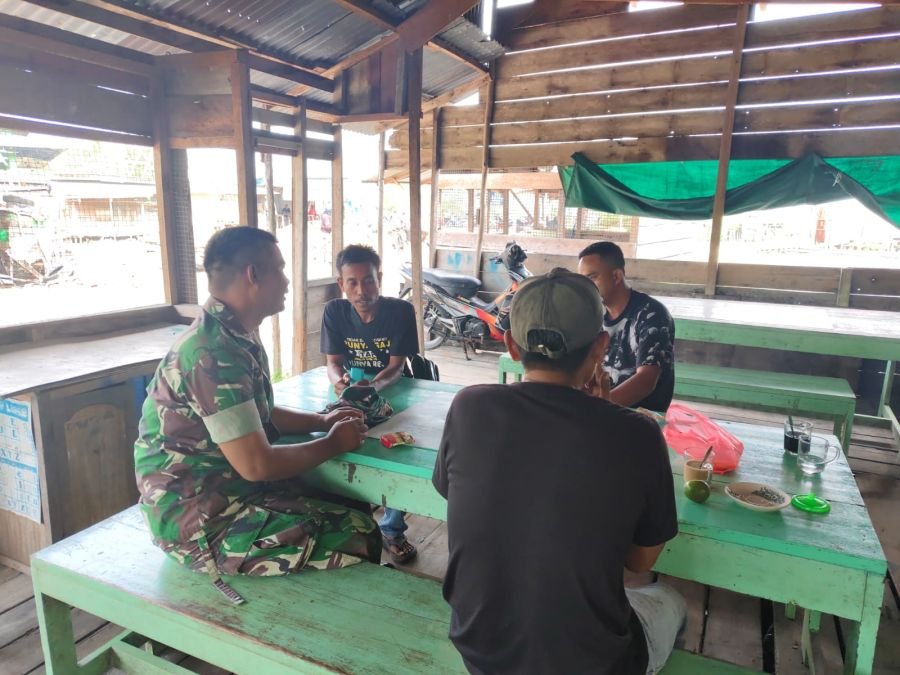 Sertu S.Tarigan Memberikan Informasi Dan Himbauan