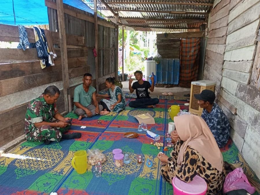 Sertu Sudario Serap Keluhan Warga Dalam Komsos Humanis