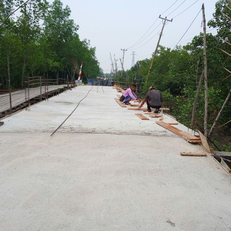 Setahap Demi Setahap, Jembatan Garuda Merah Putih Desa Semukut Masuki Tahap Baru