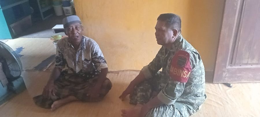 Silaturahmi Babinsa dengan Tokoh Masyarakat Desa Rejai