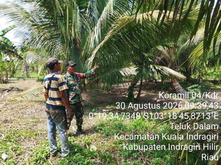 Sinergi Babinsa 04/Kuindra dan Masyarakat Laksanakan Patroli Tapal Batas Antisipasi Karhutla