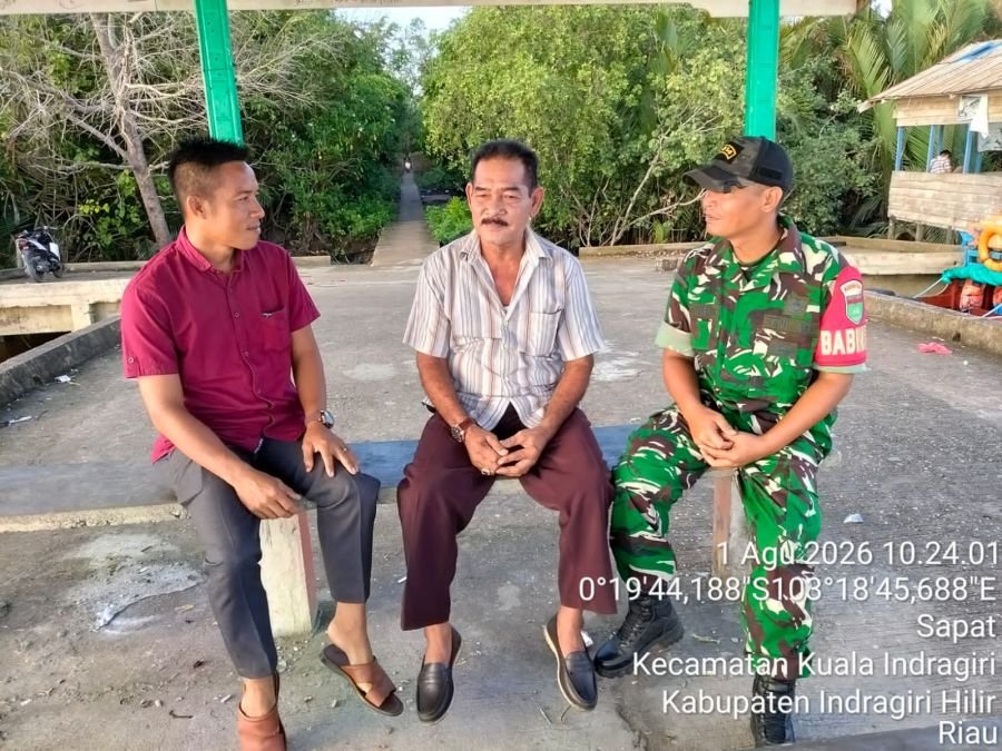 Sinergi Babinsa 04/Kuindra dan Warga Sapat Terjalin Lewat Kegiatan Komsos Rutin