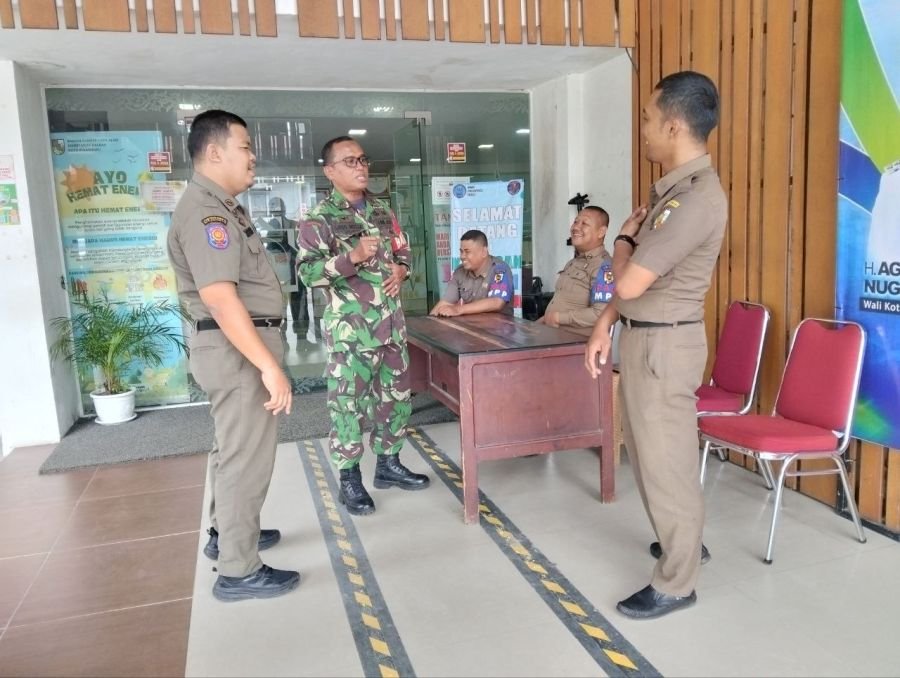 Sinergi Babinsa dan Satpol PP Ciptakan Pelayanan Publik yang Aman dan Nyaman
