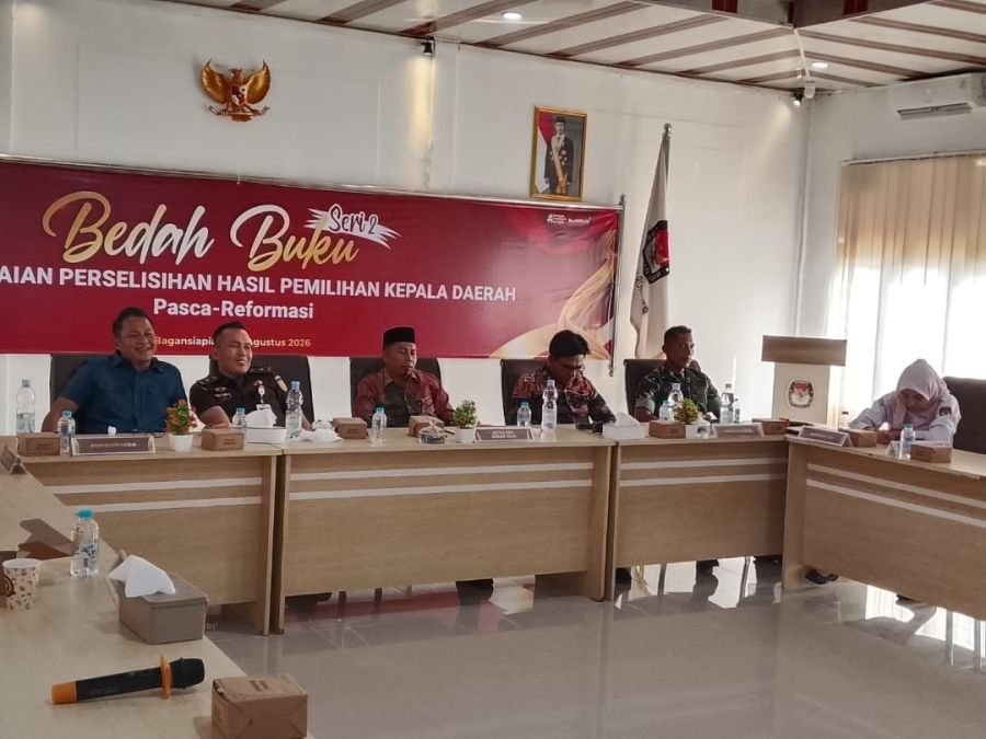 Sinergi Forkopimda, Dandim 0321/Rohil Diwakili Serka Alpin Hadiri Bedah Buku Sengketa Pilkada di KPU
