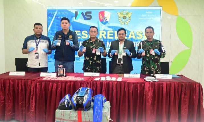 Sinergi Lanud RSN dan Stakeholder Bandara SSK II Gagalkan Peredaran Narkotika