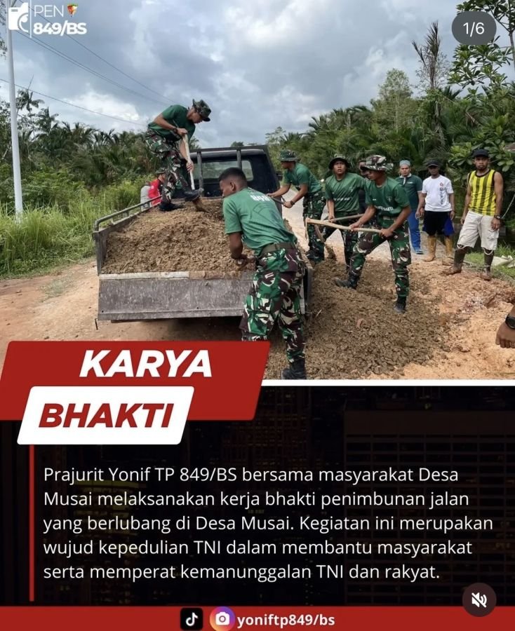 Sinergi Prajurit Yonif TP 849/BS dan Warga Musai Timbun Jalan yang Berlubang