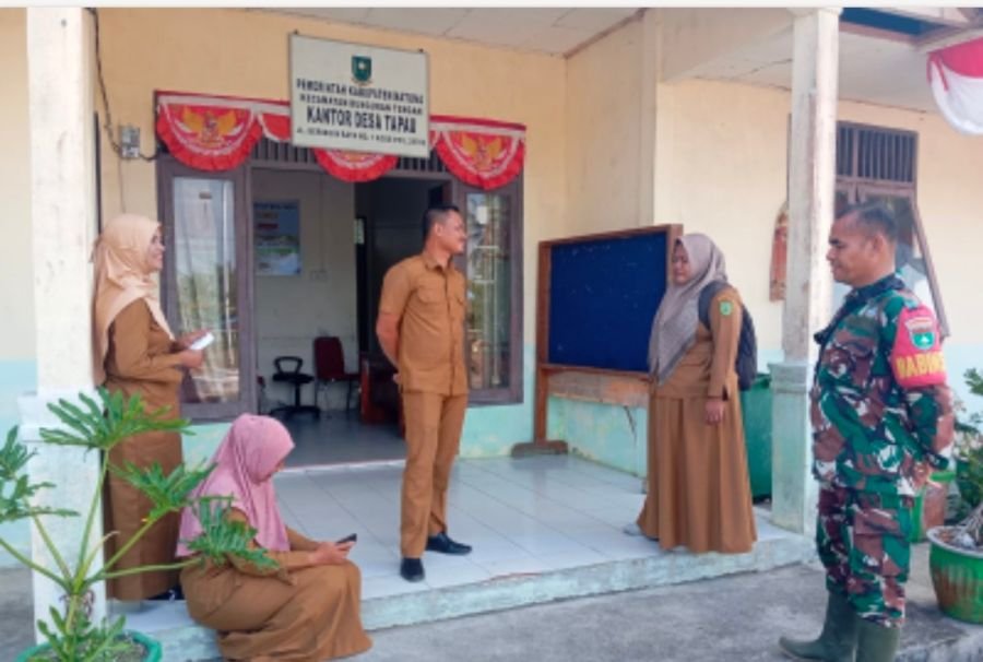 Sinergi Tanpa Batas, Babinsa Desa Tapau Perkuat Komunikasi dan Kedekatan dengan Aparat Desa