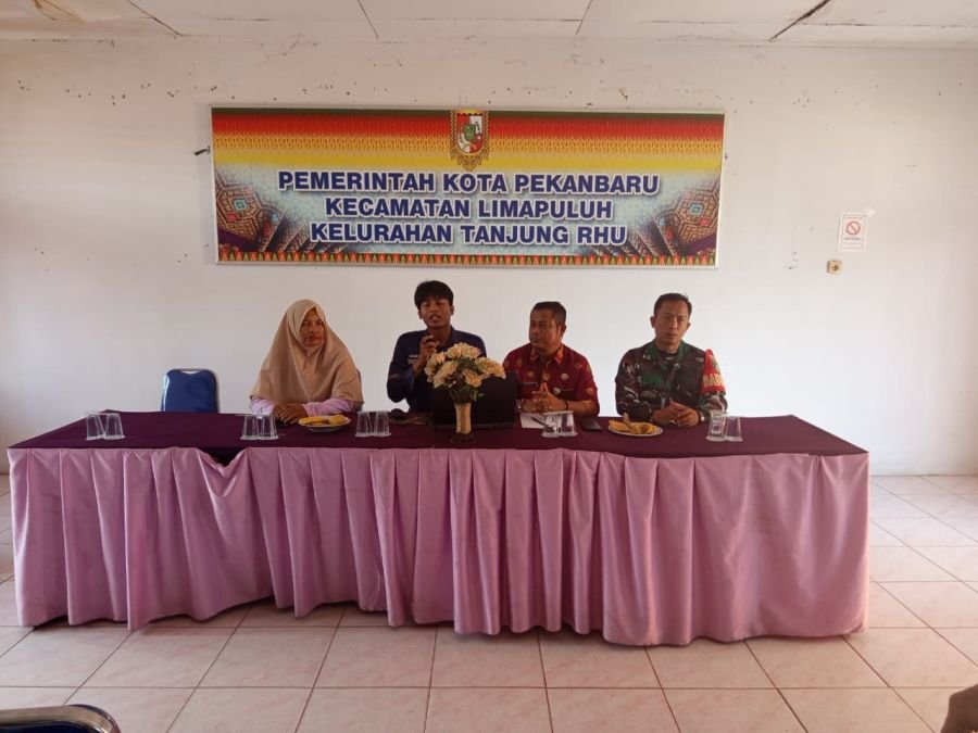 Sinergi TNI dan Pemerintah Kelurahan, Babinsa Dampingi Pembentukan Ketua Penerima Bantuan BSPS.