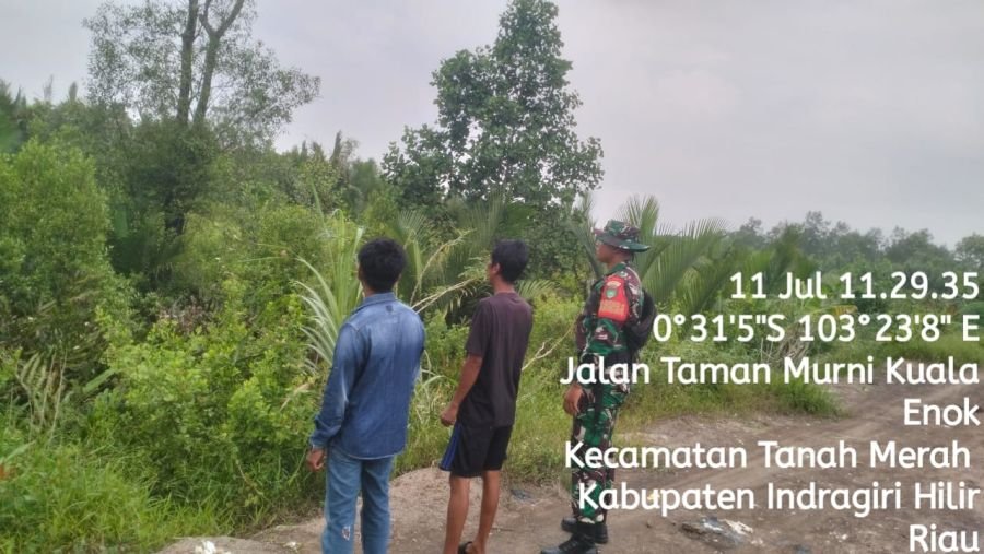 Sinergi TNI dan Warga, Patroli Cegah Karhutla di Wilayah Tapal Batas Kuala Enok
