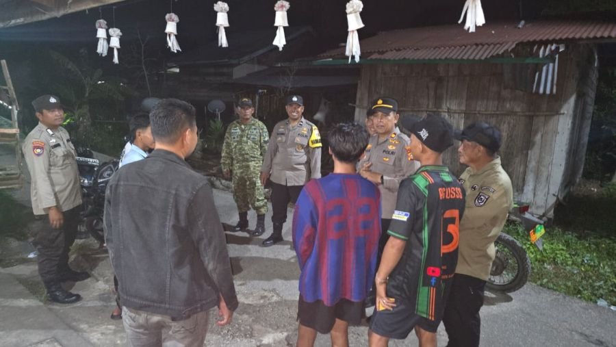 Sinergi TNI - Polri dan Forkopincam Patroli Mencegah Penyalahgunaan Narkoba dan Himbauan Kamtibmas